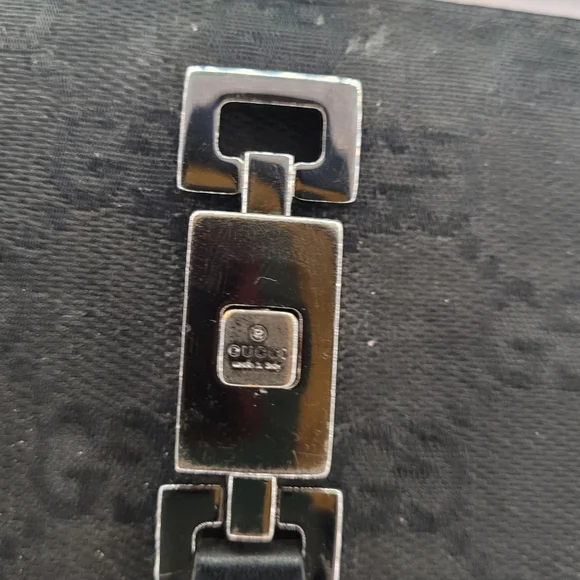Gucci Wallet with Silver Clasp And Key - Picture 11 of 13